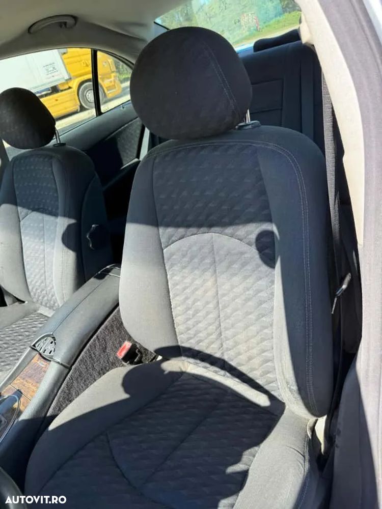 Mercedes-Benz E 270 CDI - 10