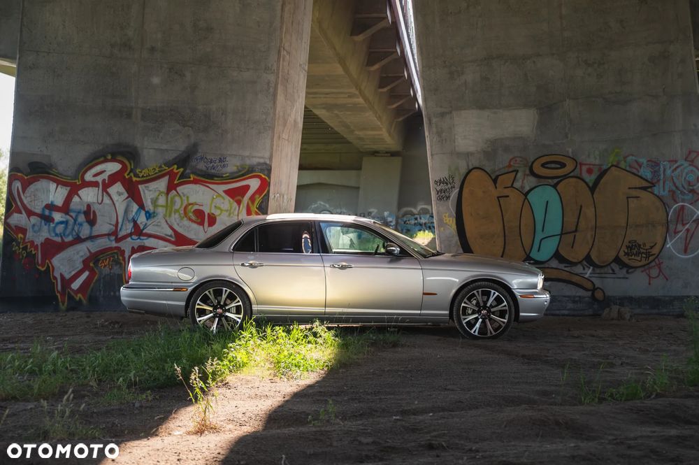 Jaguar XJR 4.2 - 5