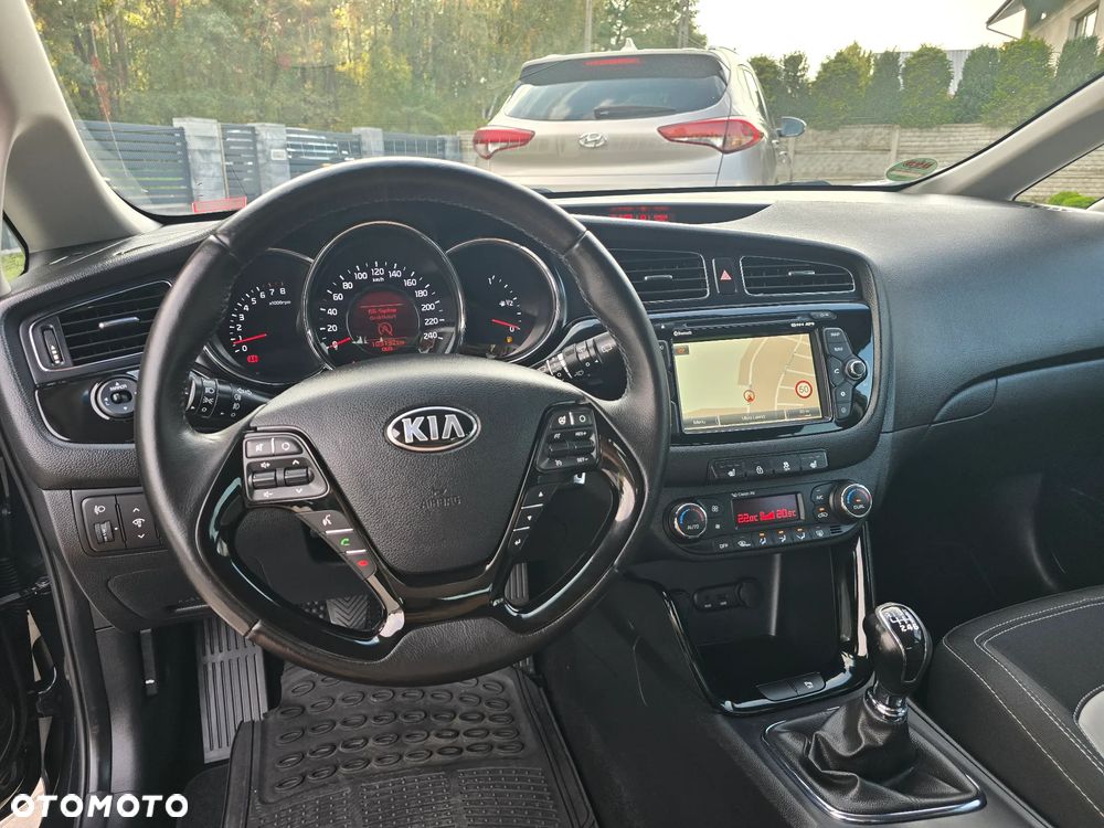 Kia Ceed 1.4 CVVT Dream Team Edition - 30