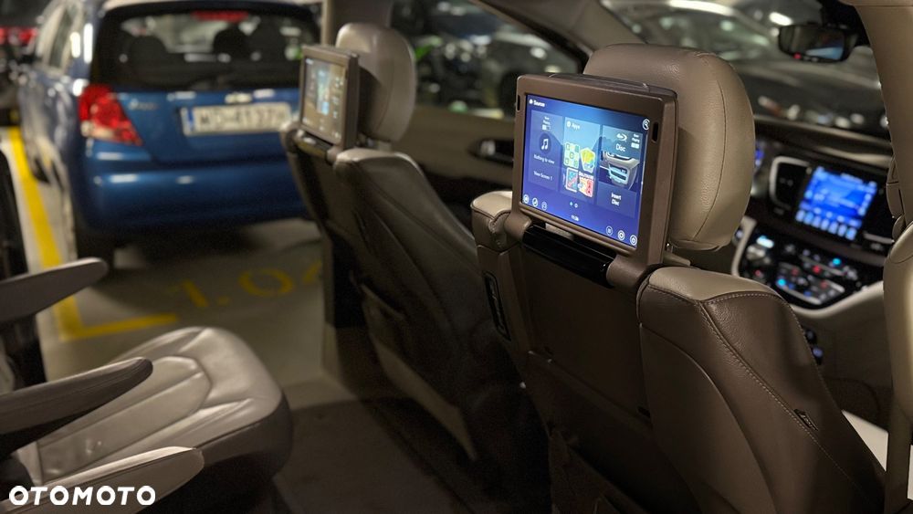 Chrysler Pacifica - 7
