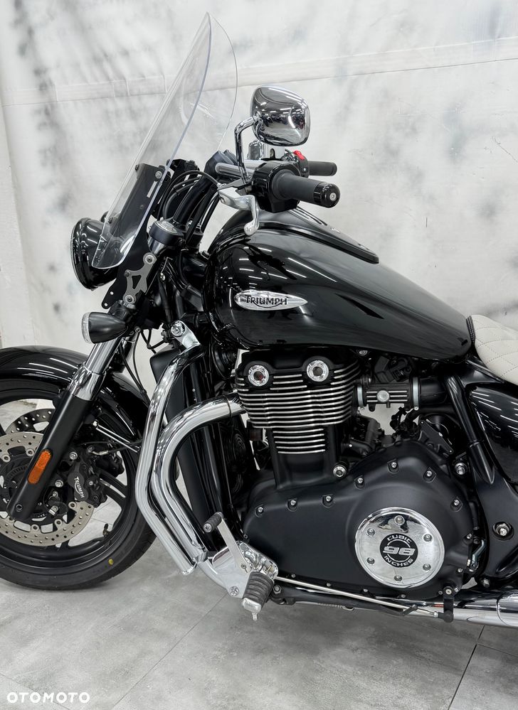 Triumph Thunderbird - 25