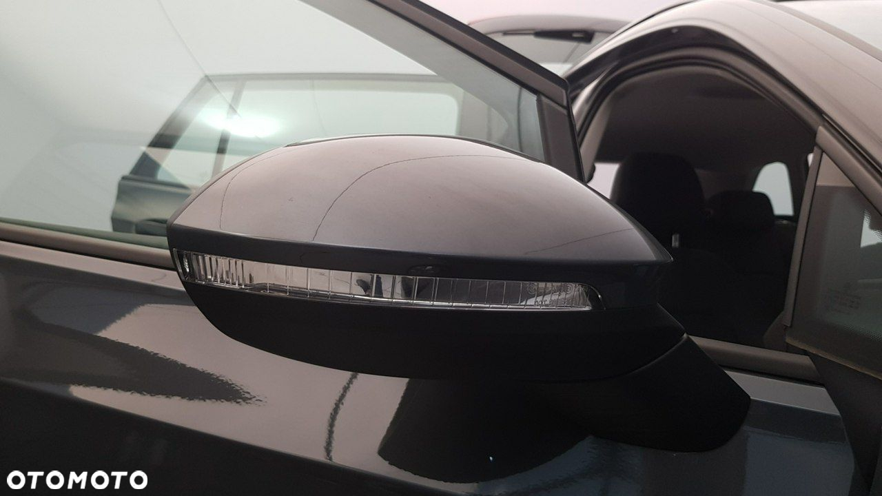 Volkswagen Golf - 16