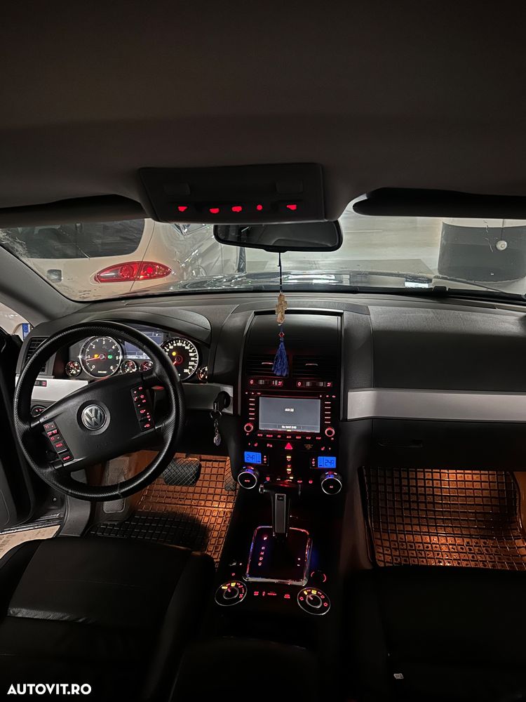 Volkswagen Touareg - 17