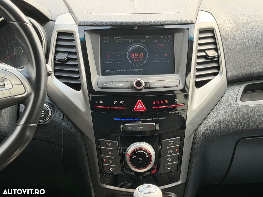 SsangYong Tivoli e-XDi 160 2WD Quartz - 25