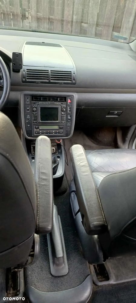 Volkswagen Sharan 2.0 TDI Basis - 2