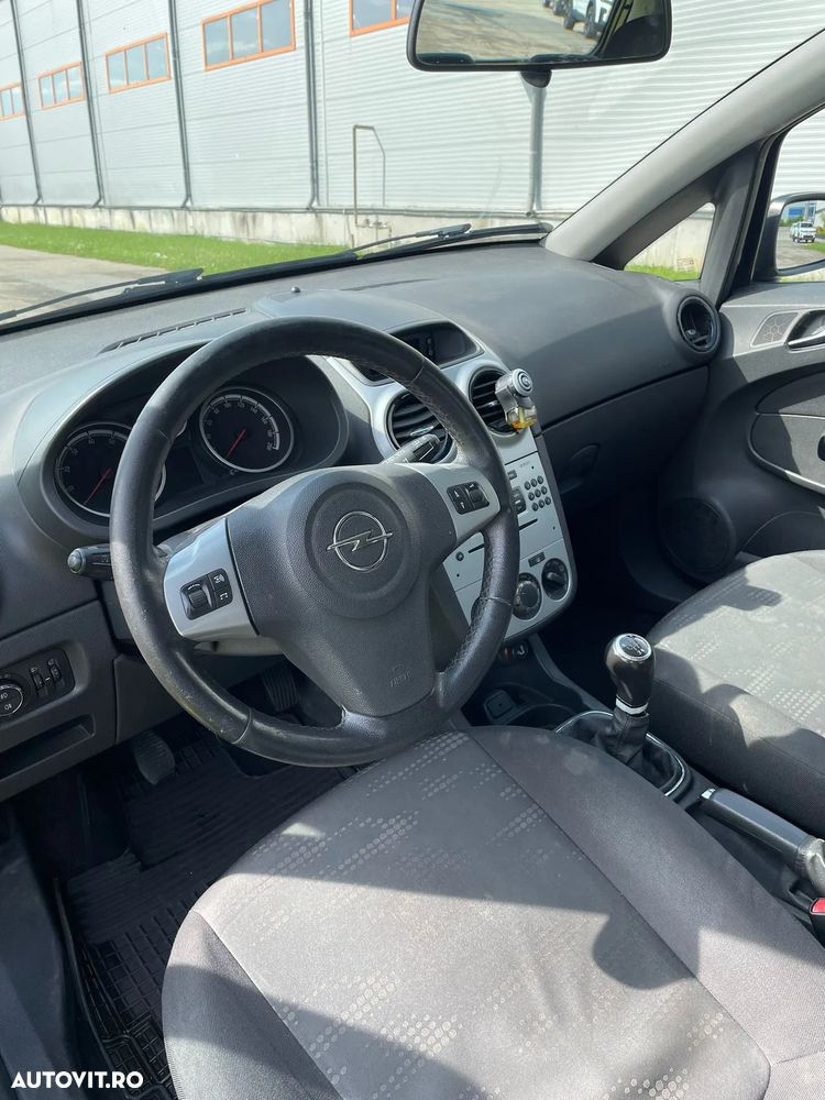 Opel Corsa 1.2 Essentia - 7