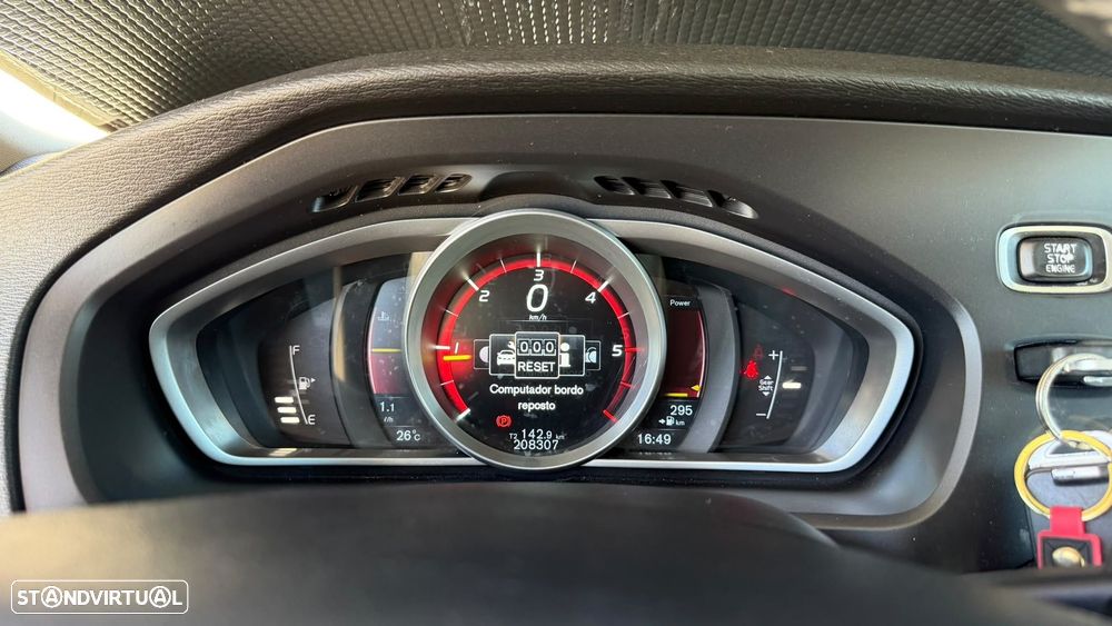 Volvo V40 1.6 D2 Eco Momentum - 27