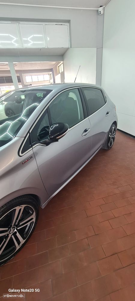 Peugeot 208 1.2 PureTech GT Line - 11