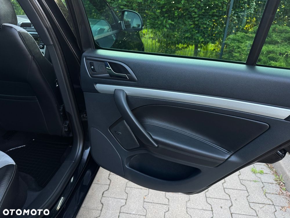 Skoda Octavia 2.0 TDI CR DPF DSG RS - 28