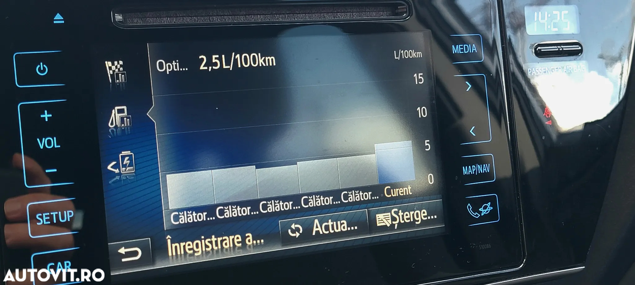 Toyota Auris 1.8 L VVT-i HSD Luna - 24