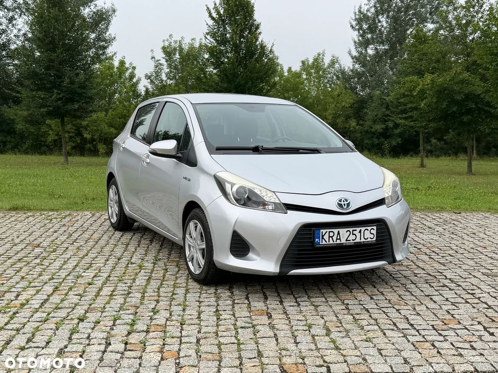 Toyota Yaris Hybrid 100 Premium - 7
