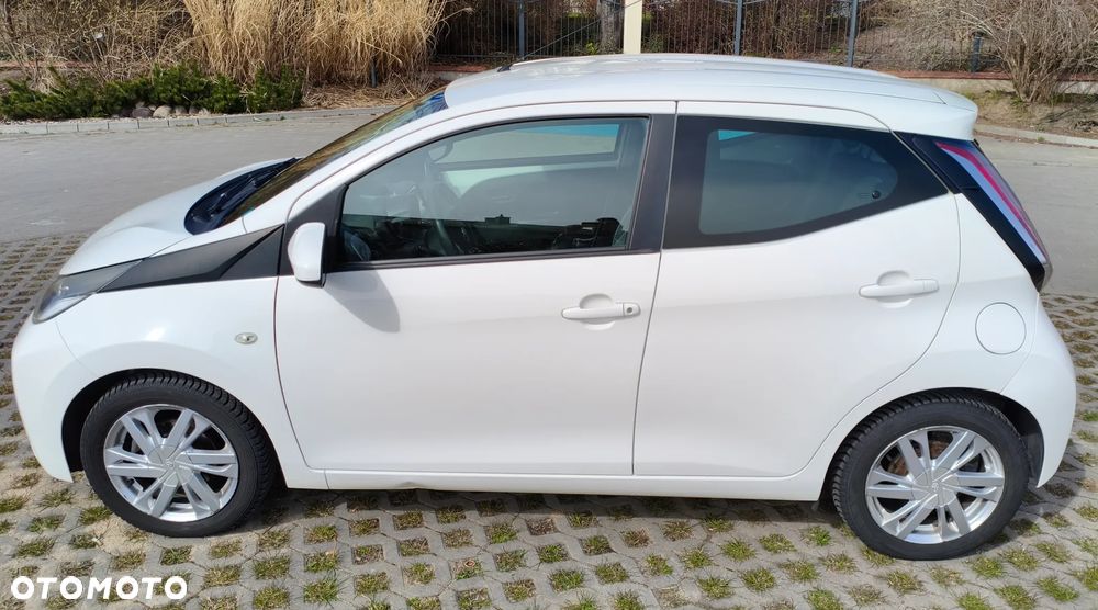 Toyota Aygo x-play - 5