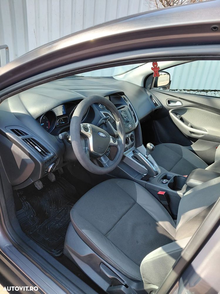 Ford Focus 1.6 TDCi DPF Champions Edition - 11