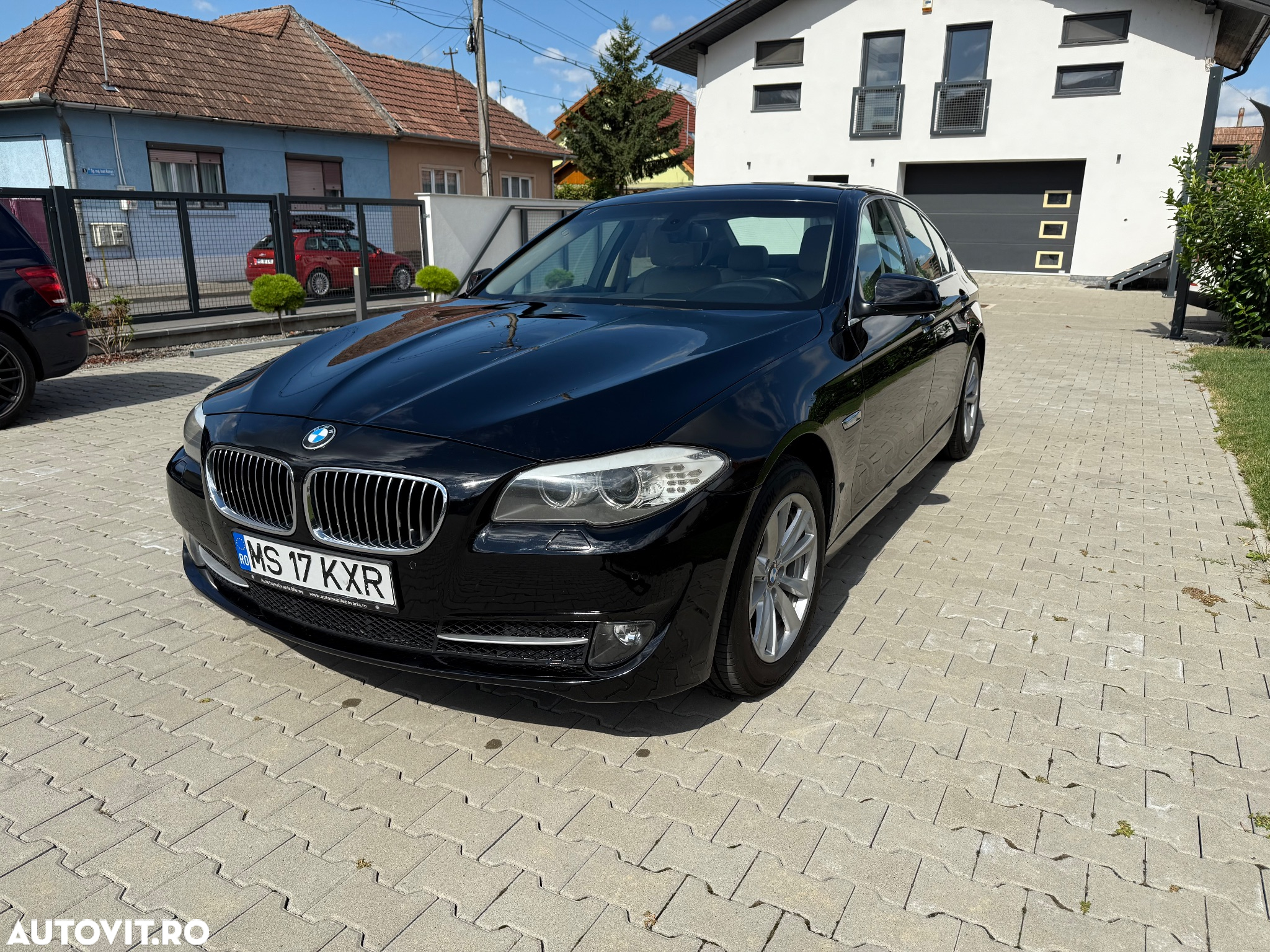BMW Seria 5 525d xDrive - 2