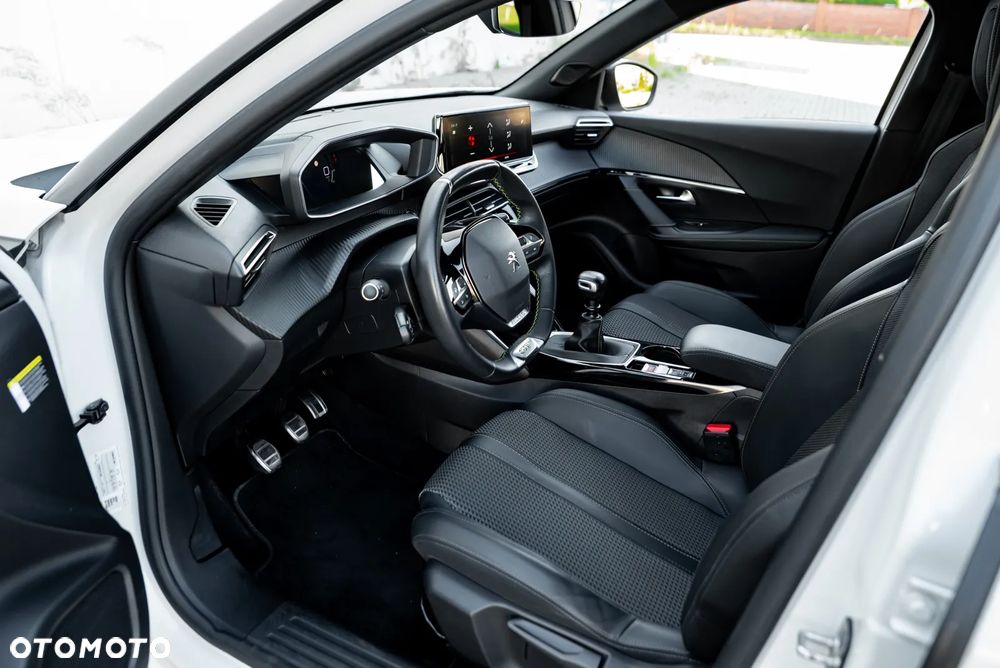 Peugeot 2008 1.2 PureTech GT S&S - 19