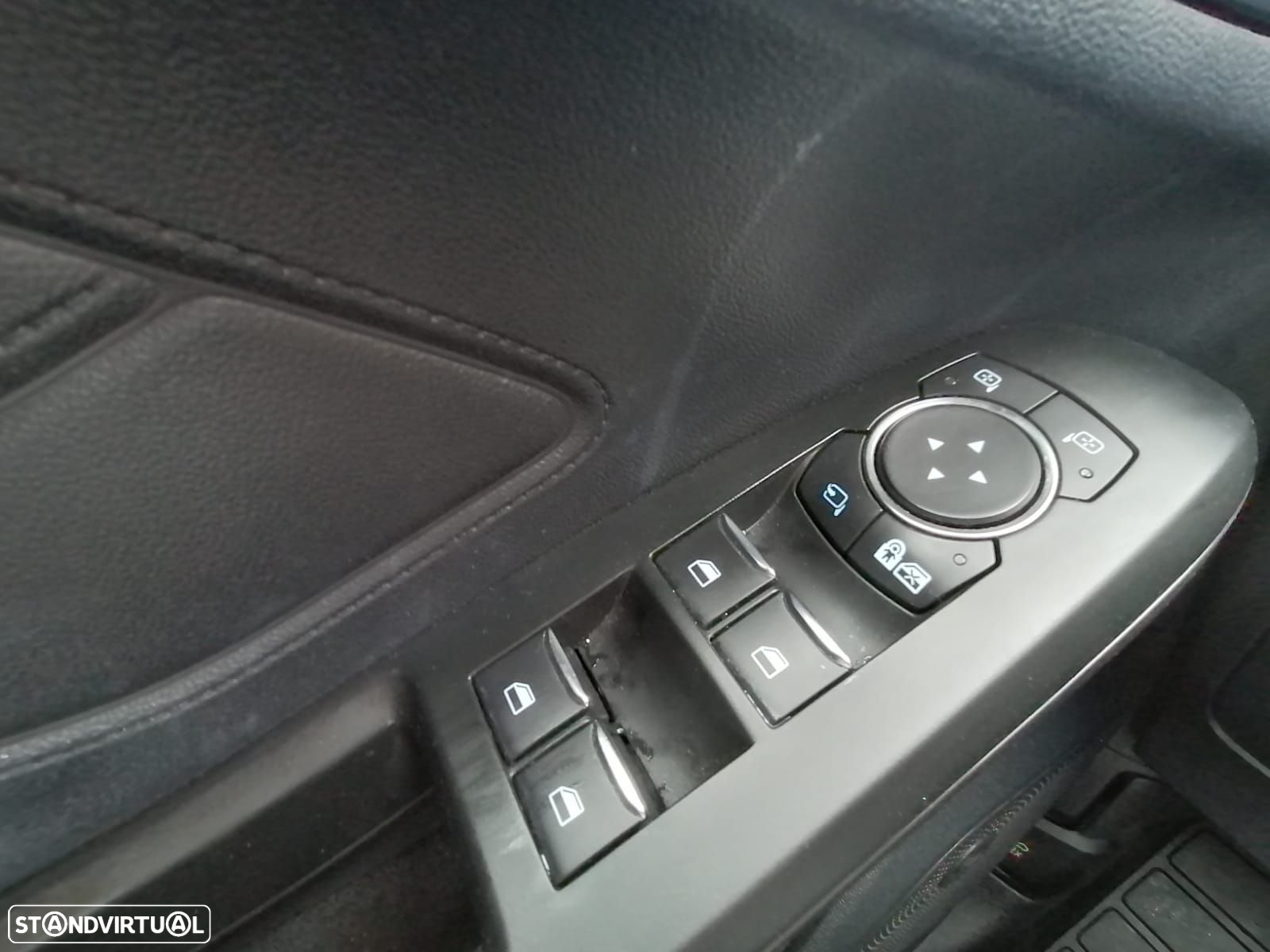 Ford Focus 1.0 EcoBoost Active X - 21