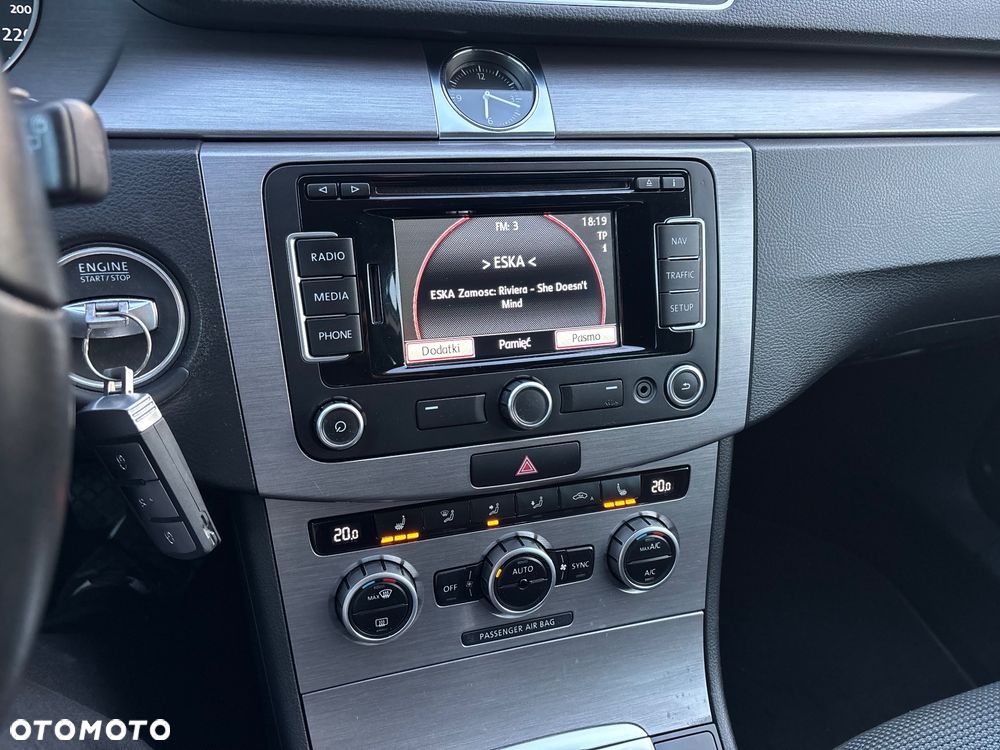 Volkswagen Passat - 15