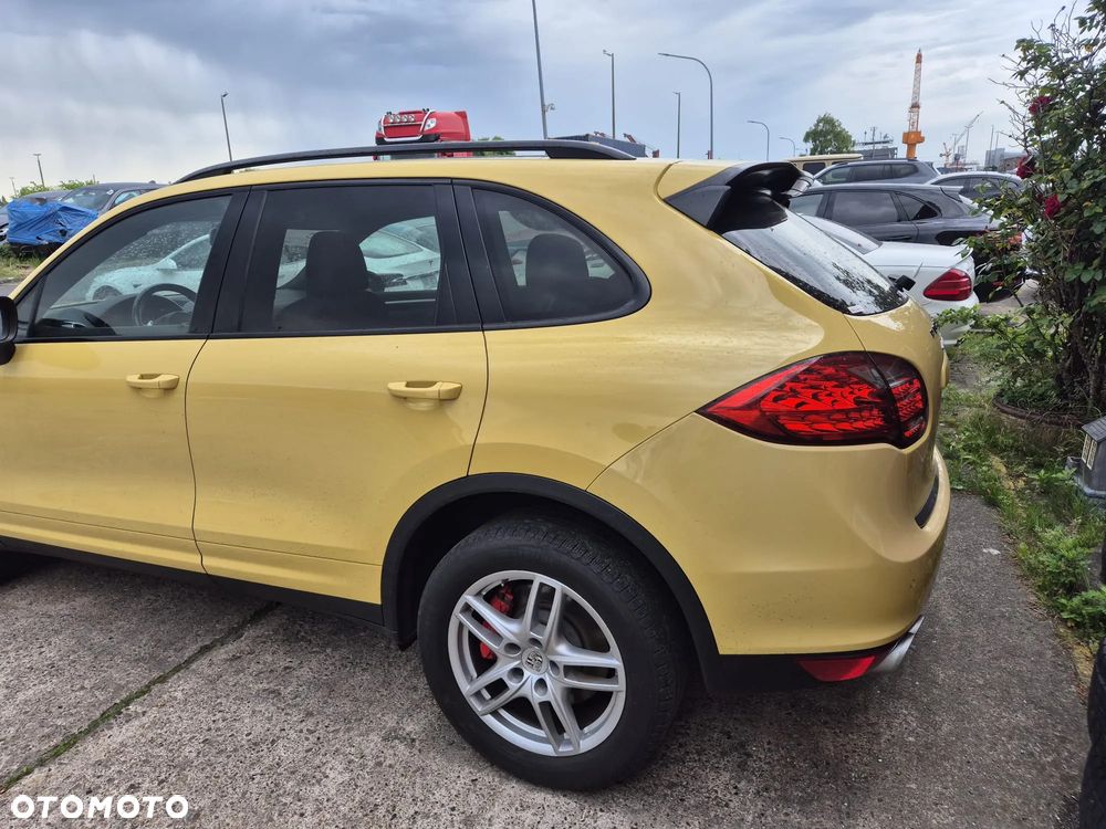 Porsche Cayenne Turbo - 13