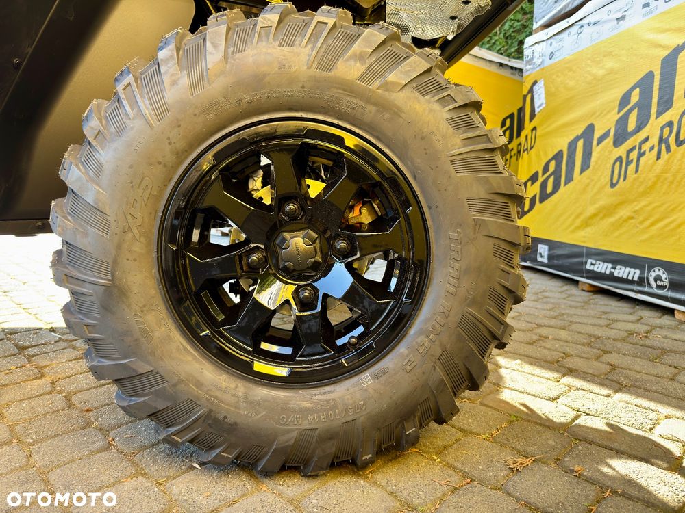 Can-Am Inny - 16