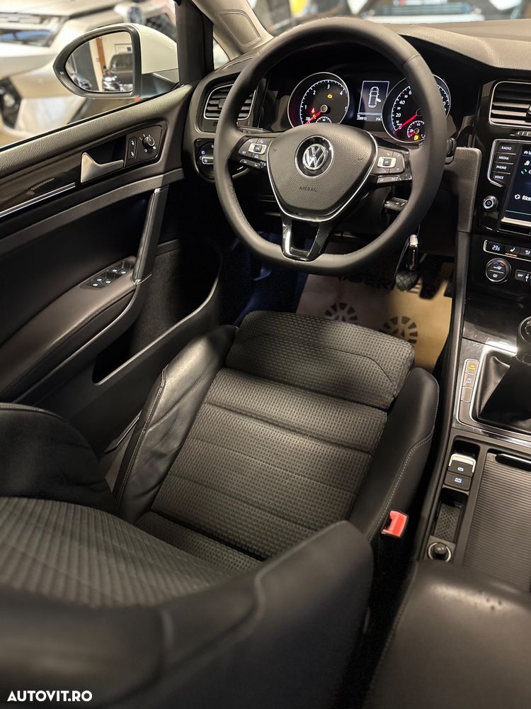 Volkswagen Golf 2.0 TDI DPF BlueMotion Technology Style - 24