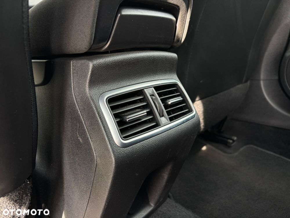 Renault Megane ENERGY TCe 100 INTENS - 17