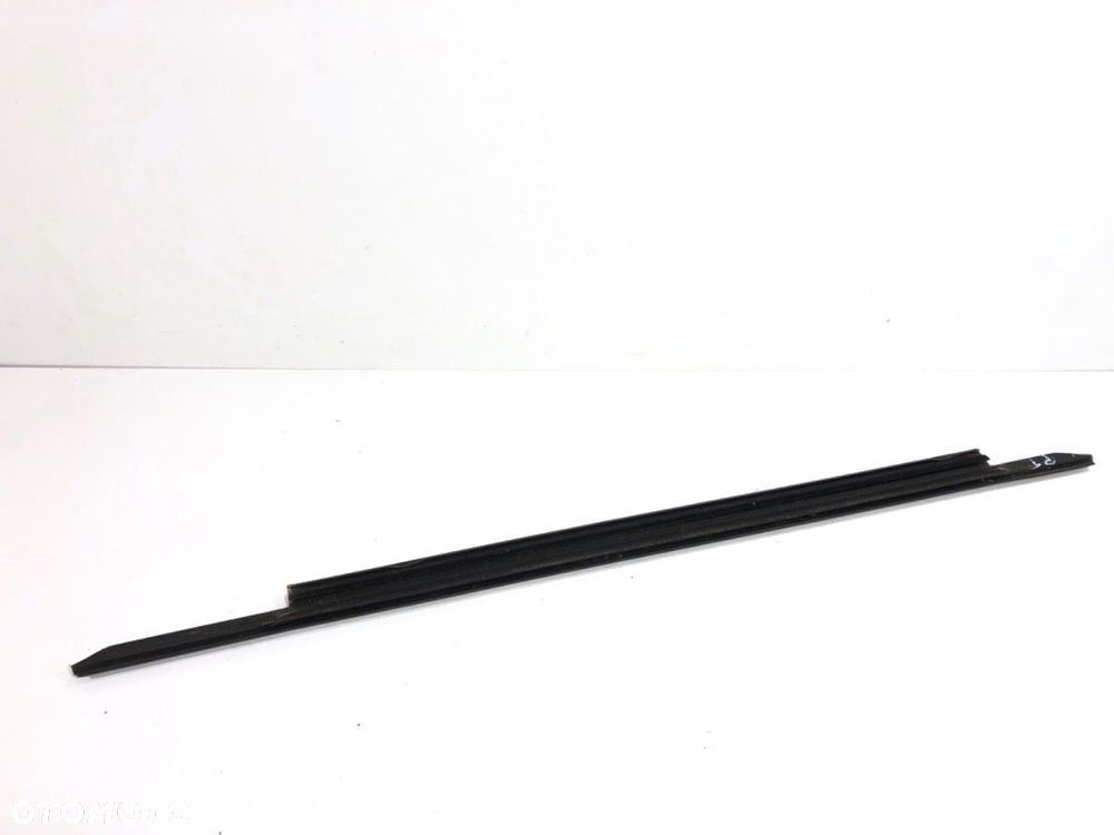 LISTWA ZGARNIAJĄCA TYŁ PRAWY  AUDI A6 C7 (4G2, 4GC) 2010 - 2018 3.0 TDI quattro 150 kW [204 KM] - 3