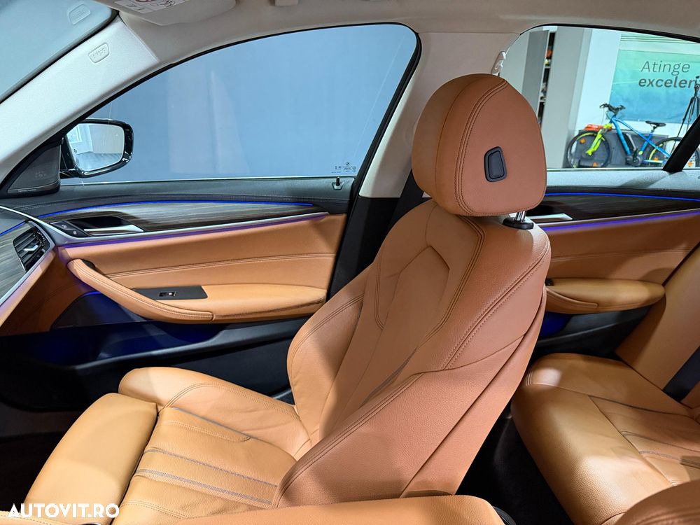 BMW Seria 5 520d Aut. Luxury Line - 32