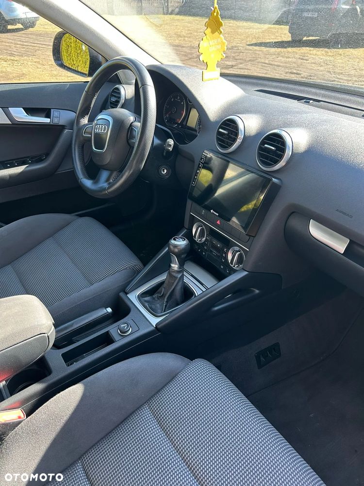 Audi A3 Sportback 1.6 TDI DPF Attraction - 16