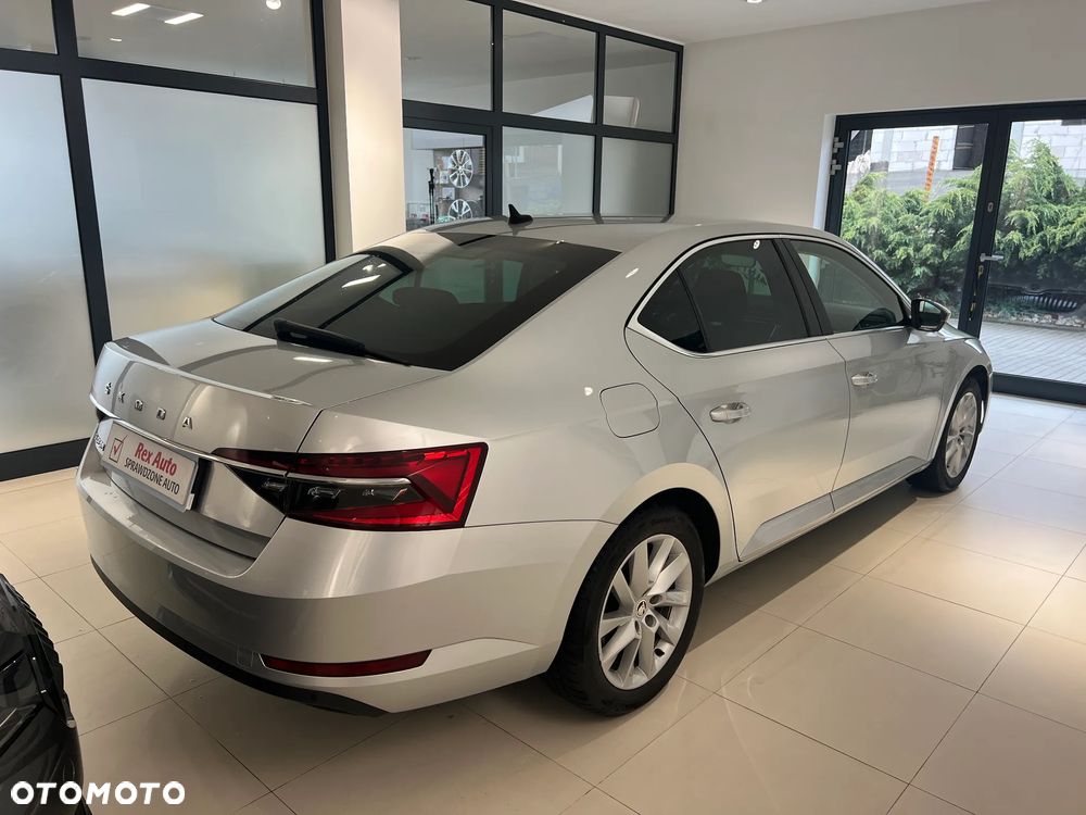 Skoda Superb 1.5 TSI Ambition DSG - 8