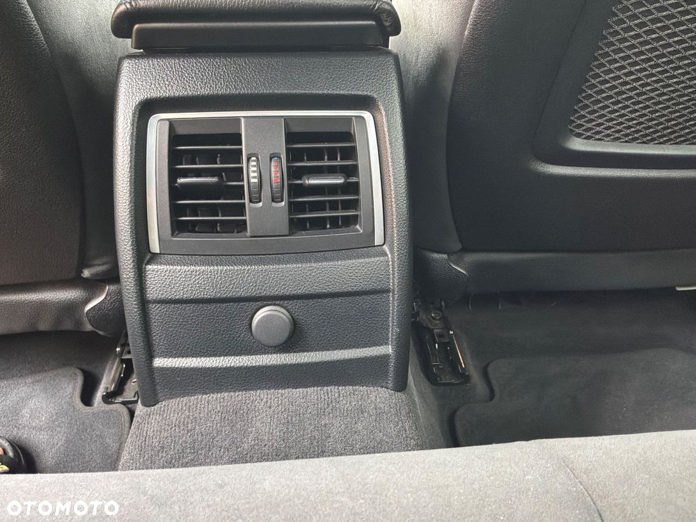 BMW Seria 3 320i M Sport - 23