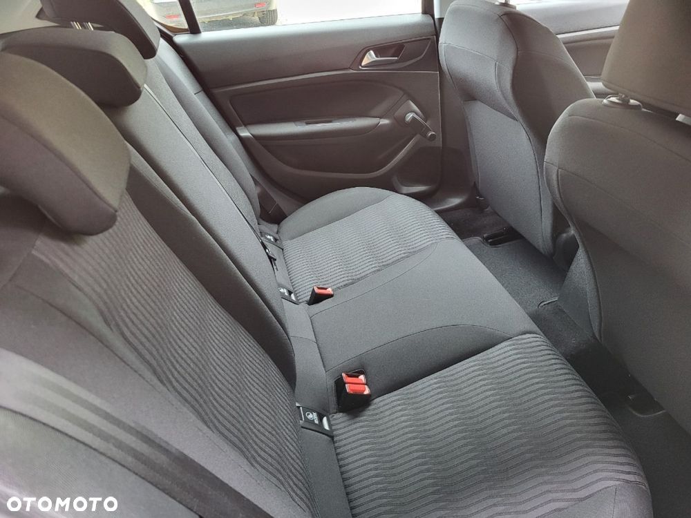 Peugeot 308 - 8