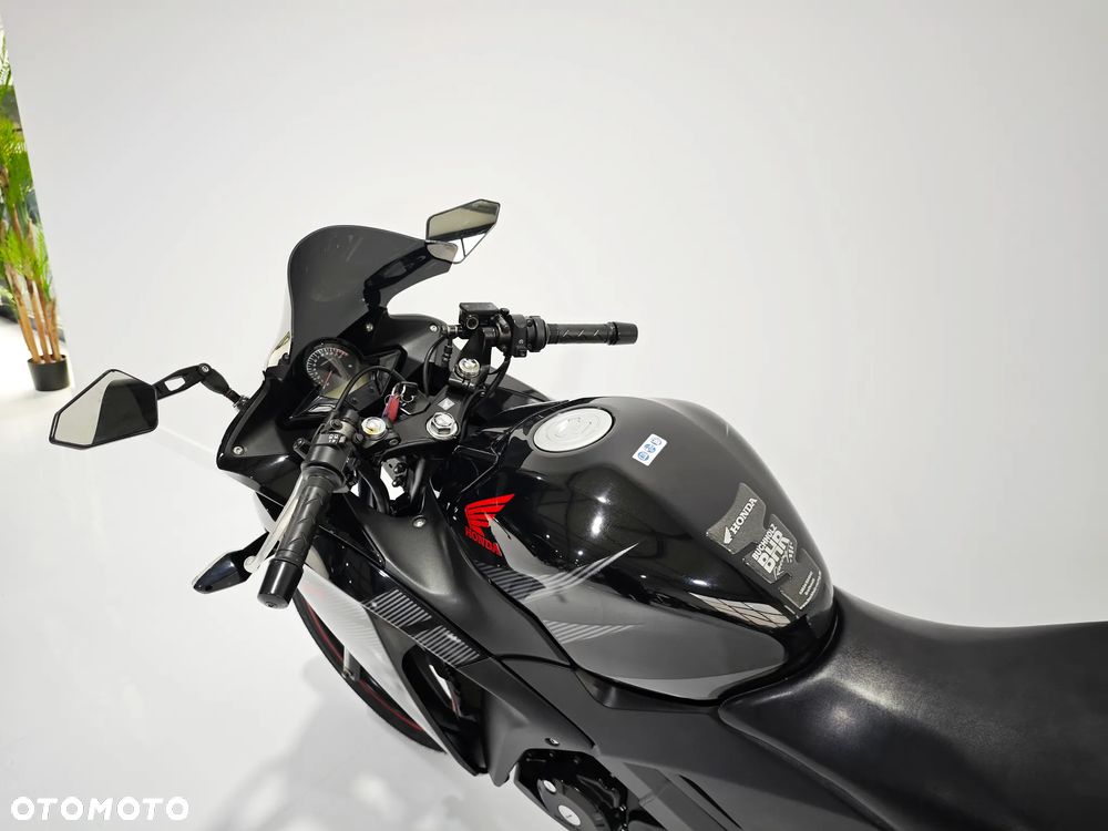 Honda CBR - 11