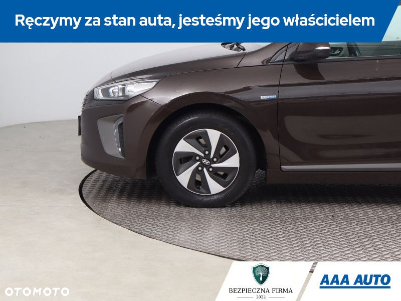 Hyundai IONIQ - 16