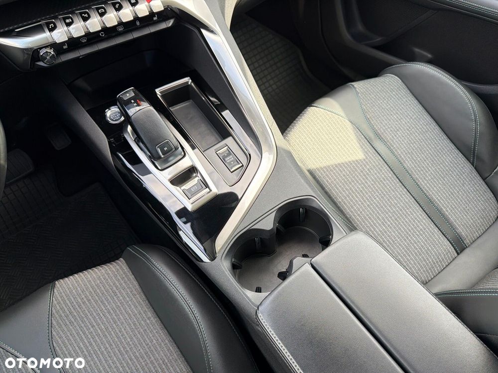 Peugeot 3008 1.5 BlueHDi Allure Pack S&S EAT8 - 23