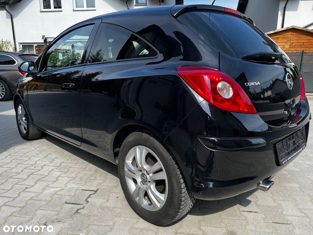 Opel Corsa 1.4 16V Satellite - 4