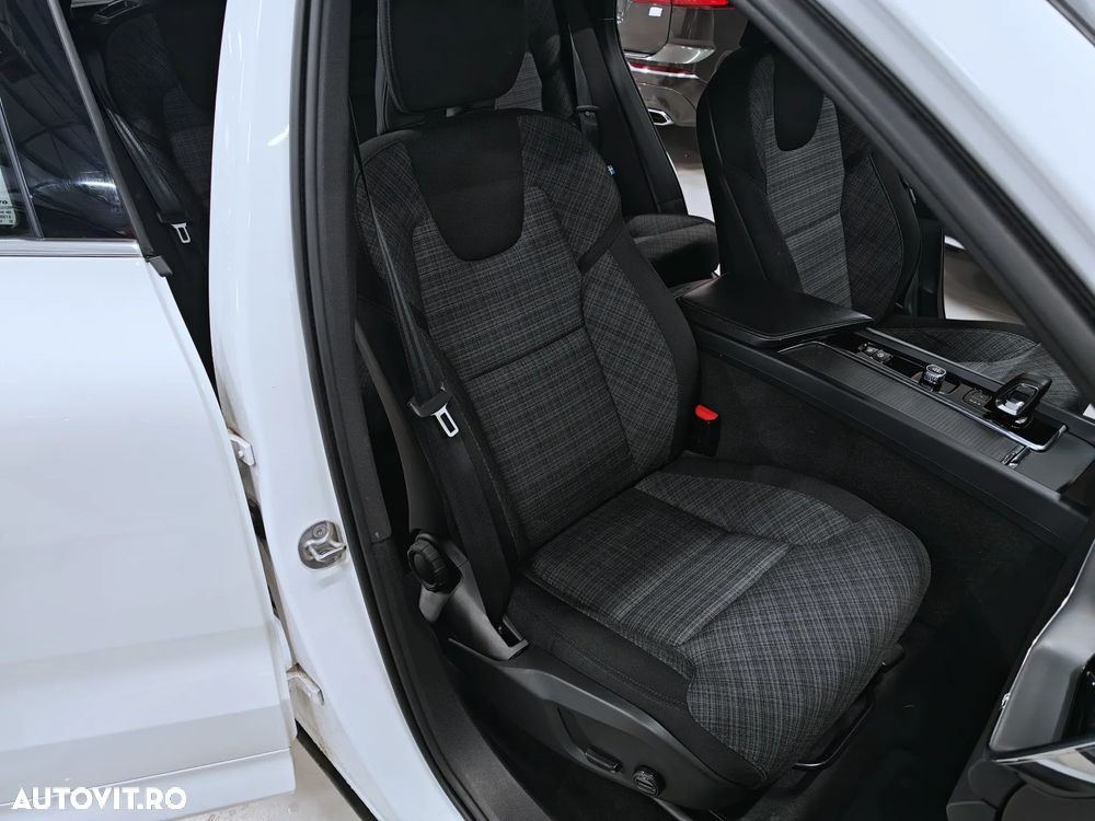 Volvo XC 60 B4 D AWD Core - 9