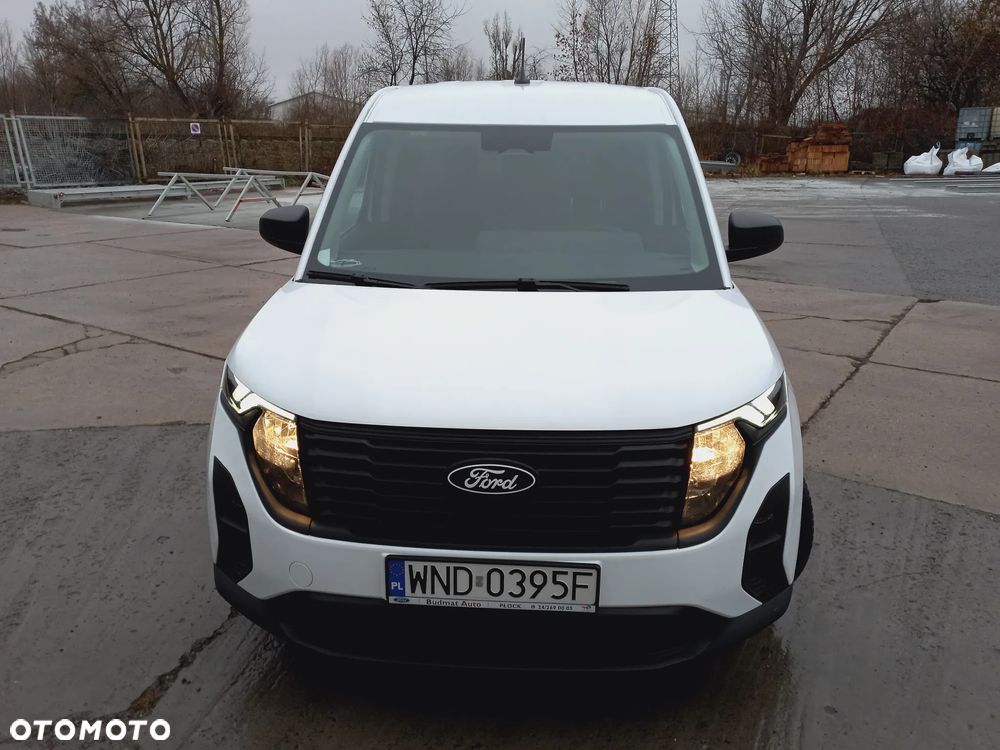 Ford Transit Courier - 15
