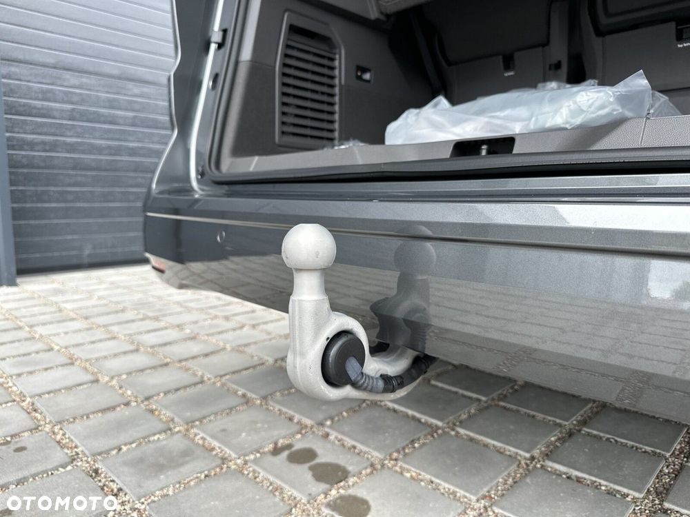 Volkswagen Multivan - 28