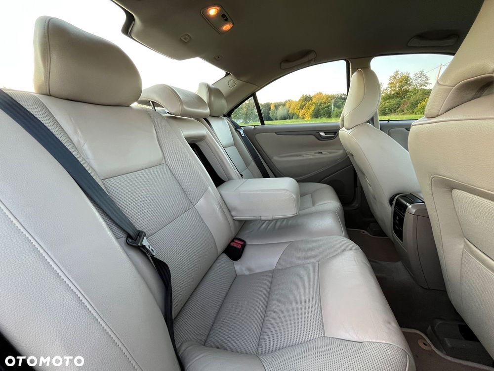Volvo S60 2.4D Rubin - 31