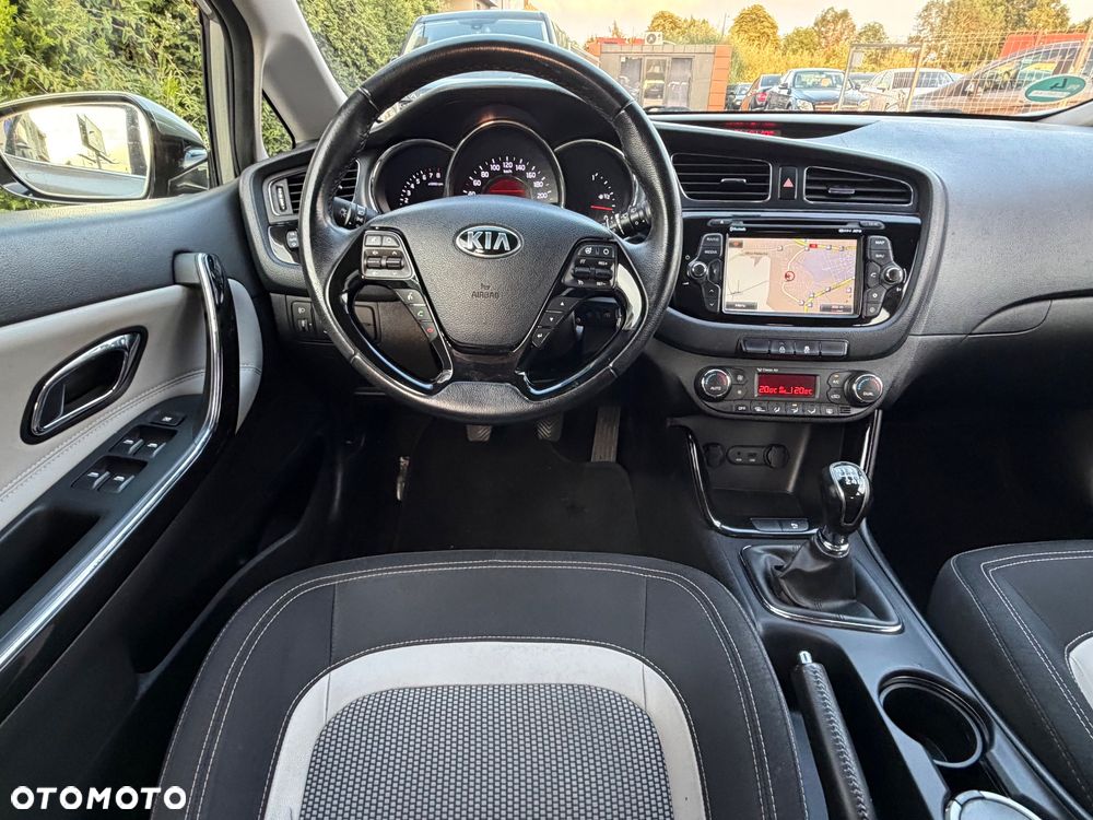 Kia Ceed 1.6 GDI Platinum Edition - 27