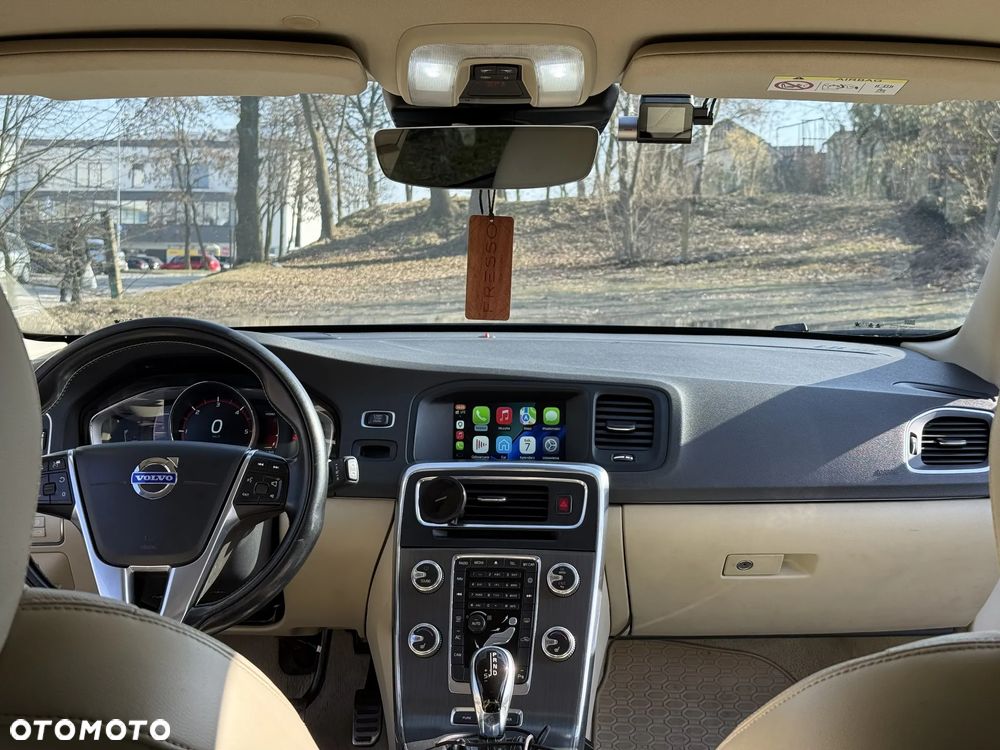 Volvo V60 D6 AWD Plug-in Hybrid Summum - 8
