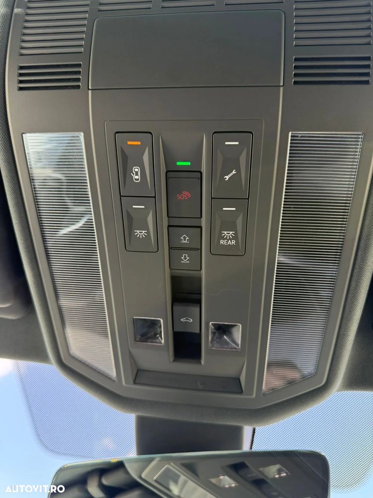 Volkswagen Touareg V6 TDI 4MOTION R-Line - 26