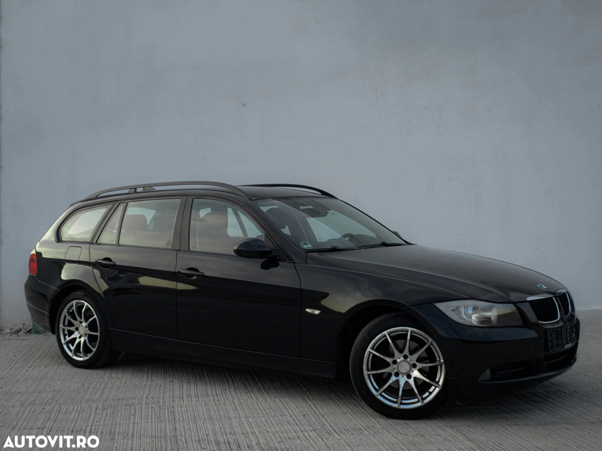 BMW Seria 3 320d DPF Touring - 3