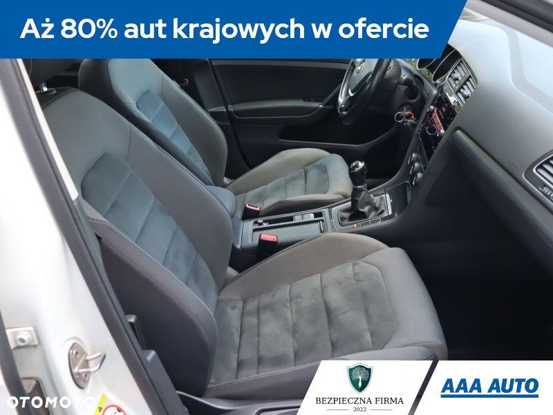 Volkswagen Golf - 10