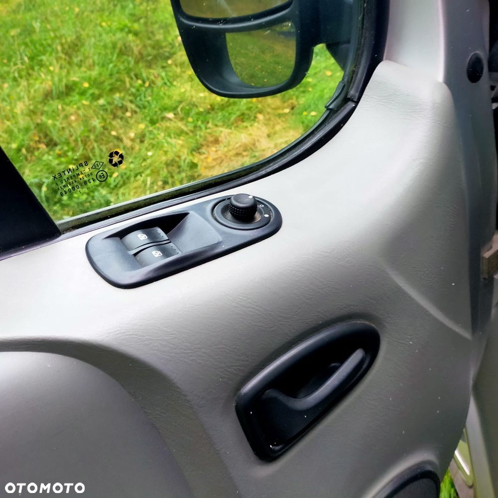 Opel Vivaro - 10