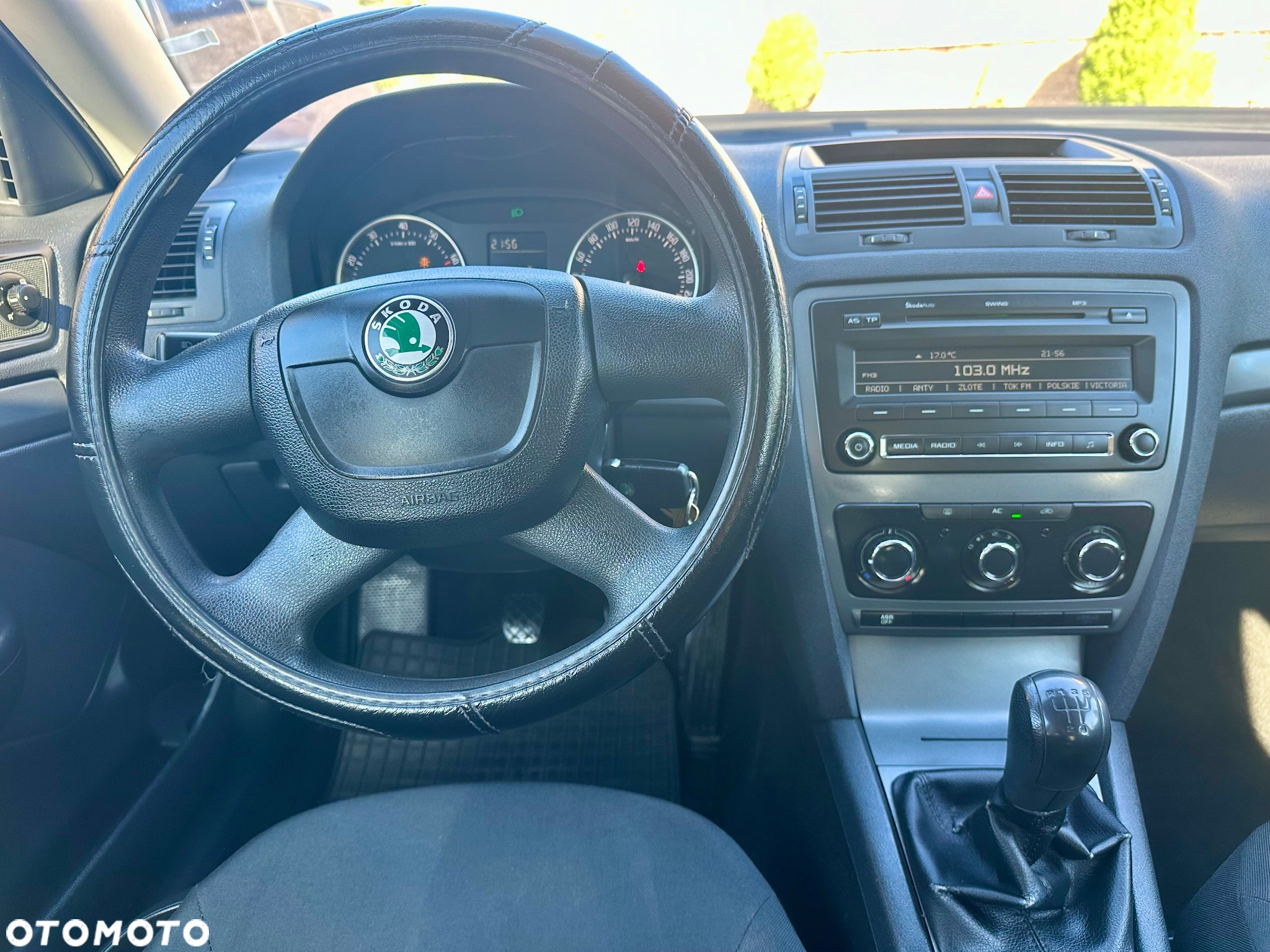 Skoda Octavia 1.6 Ambiente - 12