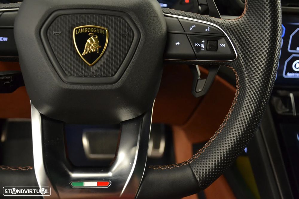 Lamborghini Urus - 42