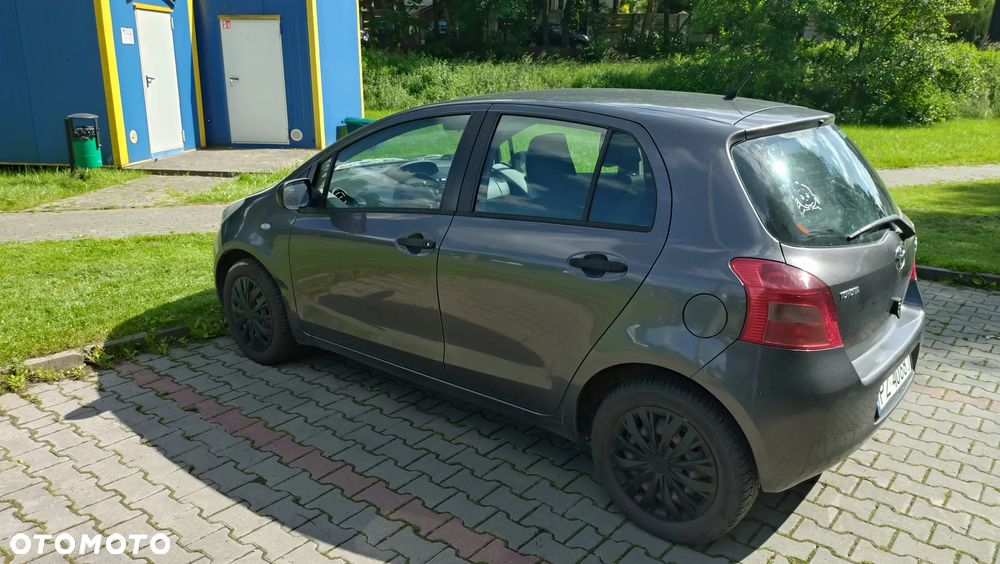 Toyota Yaris 1.3 Terra Gold - 16