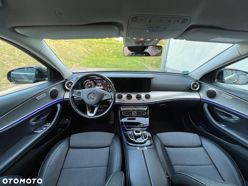 Mercedes-Benz Klasa E 220 d 4Matic 9G-TRONIC - 34