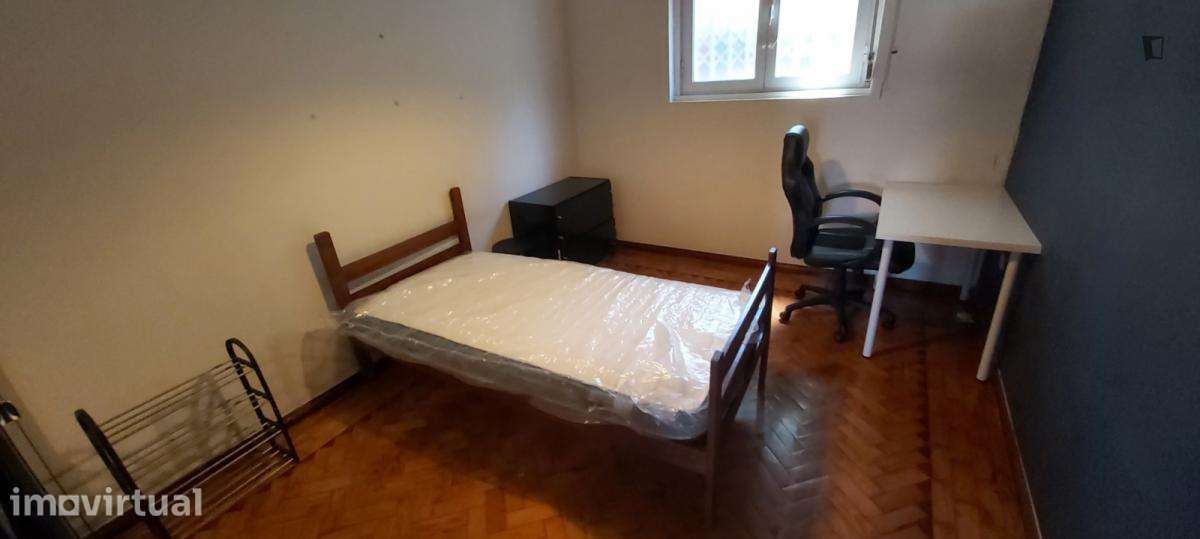 Quarto - localizado em Amadora Lisbon - Grande imagem: 5/16